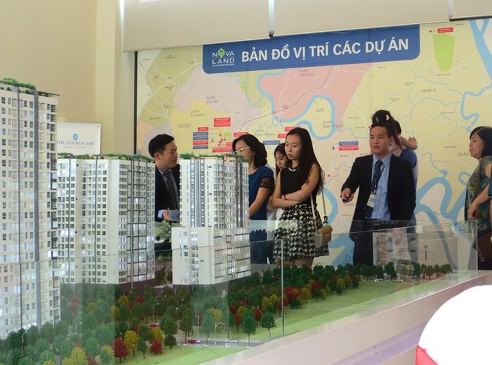 Khách chuộng đầu tư "đón đầu" ở khu Nam Sài Gòn - 1 Khách hàng quan tâm dự án Sunrise Riverside, Nam Sài Gòn