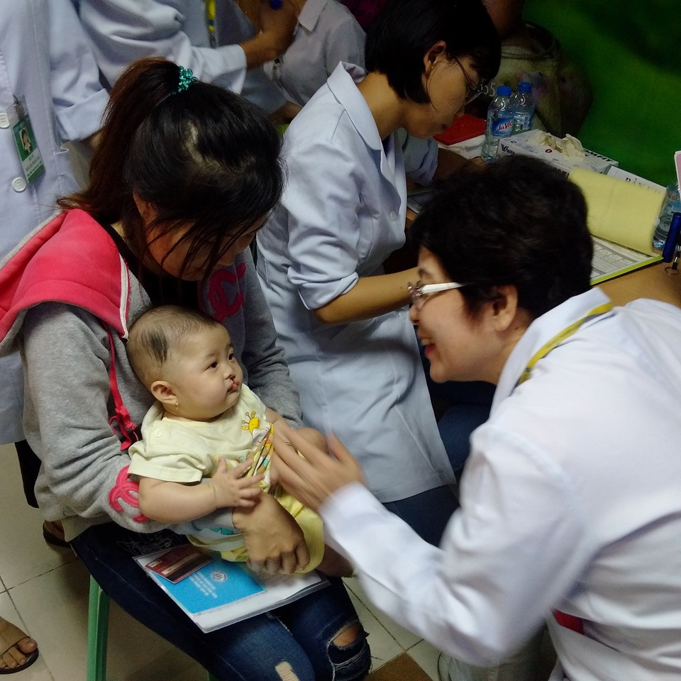 Lotte Mart đồng hành cùng Operation Smile Việt Nam giúp các em nhỏ hở hàm ếch - 4 Lotte Mart đồng hành cùng Operation Smile Việt Nam giúp các em nhỏ hở hàm ếch - 4