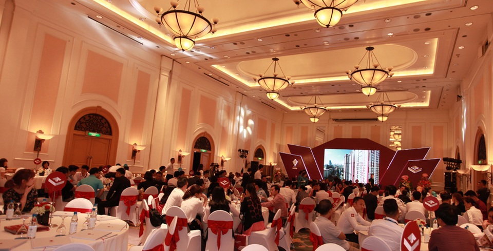 Buổi lễ mở bán chính thức vào ngày 25/3 đã thu hút nhiều khách hàng đến tham dự.