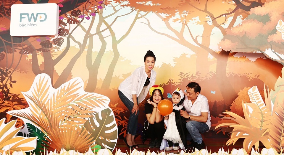 Gia đình Phạm Anh Khoa, Trịnh Kim Chi, Hoa hậu Diễm Hương vui cùng ngày hội Con Vươn Xa - 8 Các gia đình đã có cơ hội ghi lại những khoảnh khắc hạnh phúc đáng nhớ khi cùng hóa thân thành những chú thú cưng trong khu rừng thú yêu