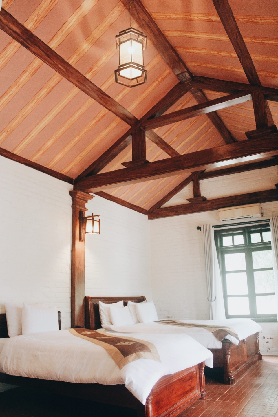 Nội thất phòng nghỉ giản dị, rất mộc mạc, gần gũi.