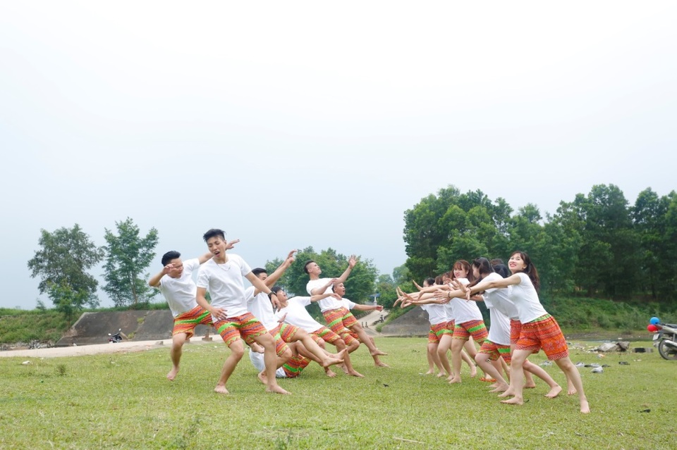 “Tan chảy” với bộ ảnh kỷ yếu toàn trai xinh gái đẹp của sinh viên Thái Nguyên - 6 Sinh viên Y sinh là một trong những “con cưng” của Tập đoàn Samsung