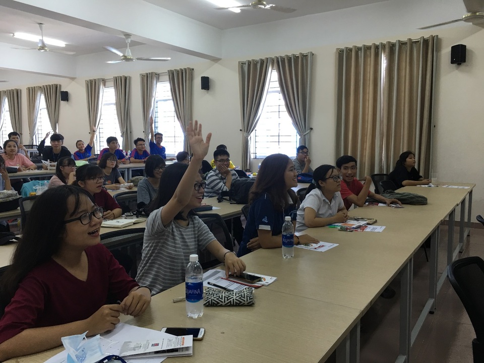 Cuộc thi quy mô châu Á cho sinh viên ngành Kiến trúc và Nội thất trở lại với chủ đề độc đáo - 1 Sinh viên Đại học Bách khoa TP.HCM hào hứng tham gia buổi phát động cuộc thi Nhà Thiết Kế Trẻ Châu Á 2017.