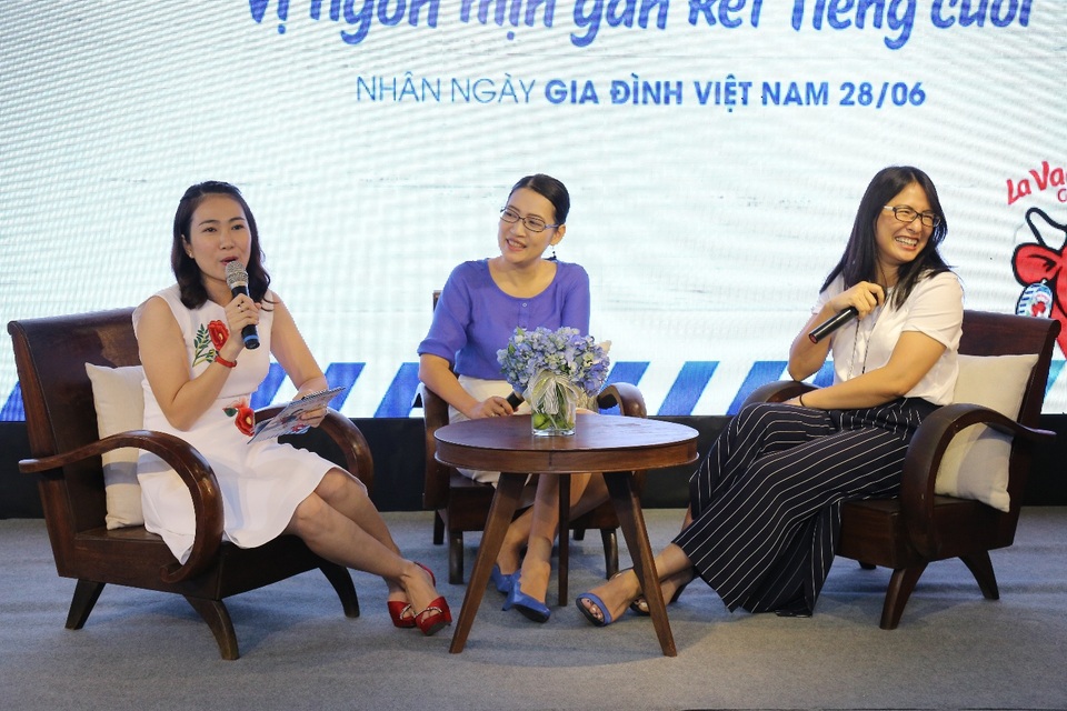 Câu chuyện gắn kết gia đình nhân ngày gia đình Việt Nam 28-06 - 1 Ba người mẹ tài năng nhận được nhiều sự đồng tình từ phía khán giả cho câu chuyện Gắn kết gia đình