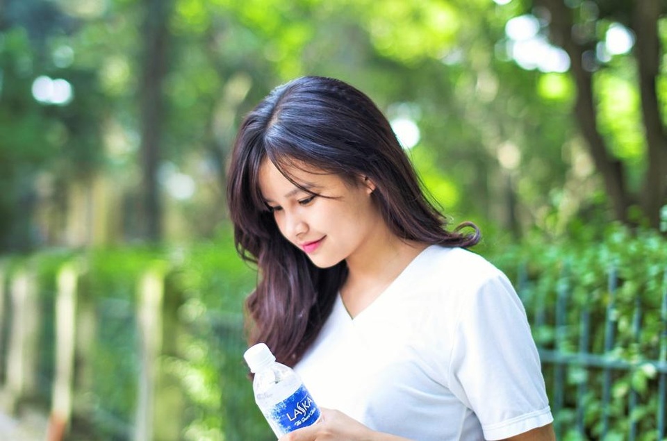 3 lưu ý bổ sung nước cho cơ thể đúng cách không phải ai cũng biết - 1 Uống một chai nước lọc trước khi tập luyện thể thao sẽ đem lại cho bạn nhiều lợi ích bất ngờ.