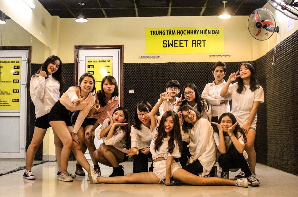 Khám phá những lớp học nhảy hiện đại Hot nhất hiện nay - 4 Khám phá những lớp học nhảy hiện đại Hot nhất hiện nay - 4