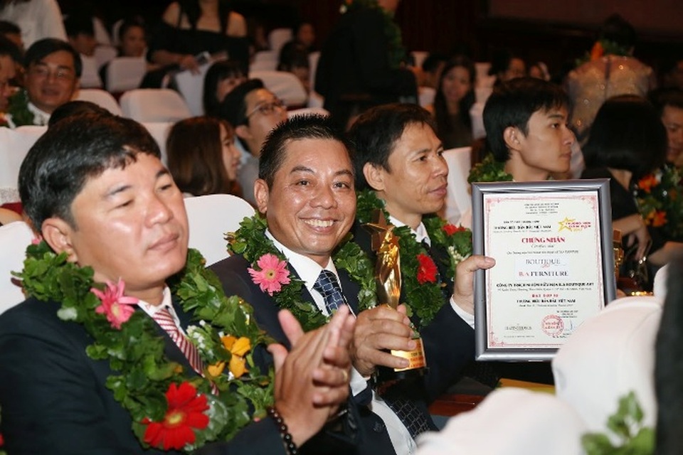 B.A Furniture được vinh danh trong Top 10 “Thương hiệu dẫn đầu Việt Nam năm 2017” - 3 B.A Furniture được vinh danh trong Top 10 “Thương hiệu dẫn đầu Việt Nam năm 2017” - 3