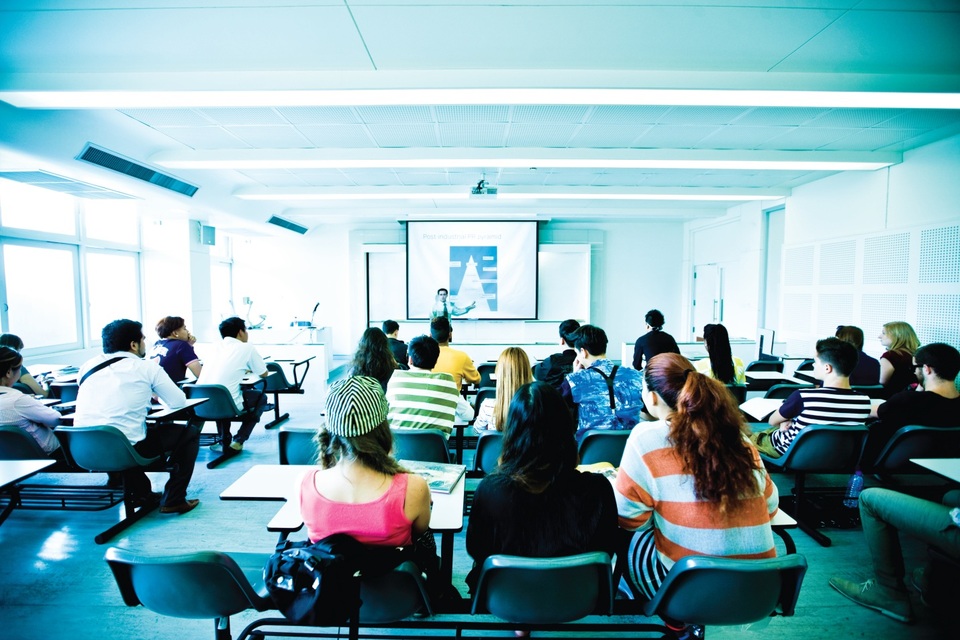 Xu hướng chọn học MBA quốc tế tại Việt Nam - 3 Học viên còn có cơ hội tham dự các buổi seminar cùng giáo sư quốc tế tại Đại học Bangkok