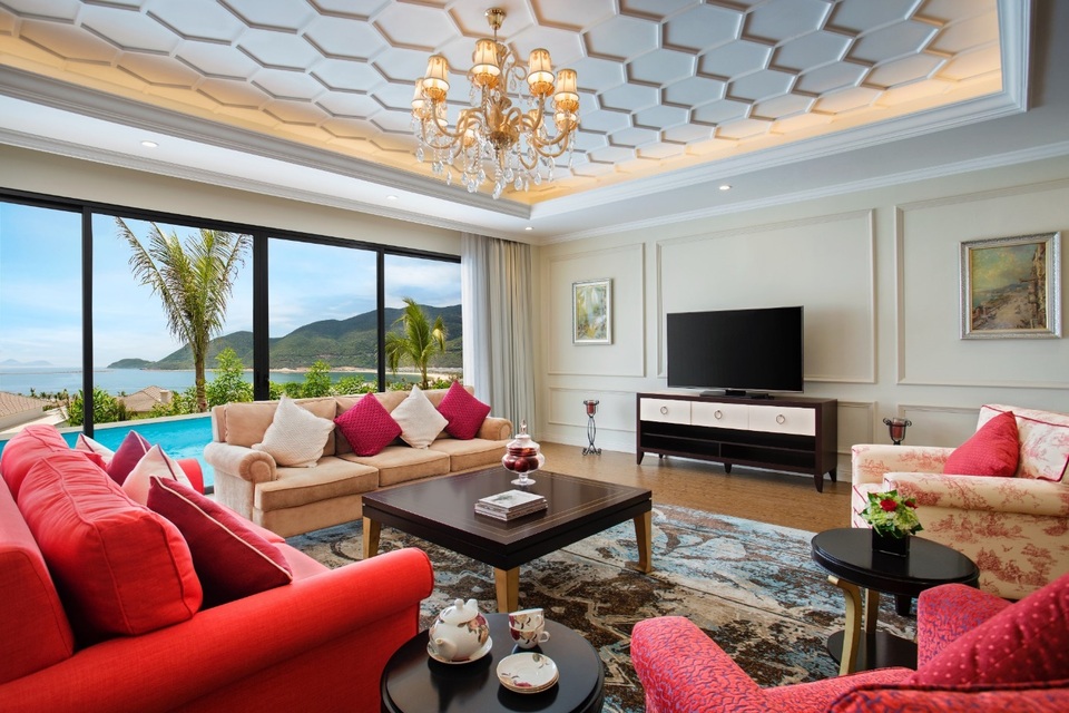 Bất động sản nghỉ dưỡng Nha Trang 2017: Nhiều tiềm năng nhưng cũng cần “chọn mặt gửi vàng” - 1 Biệt thự nghỉ dưỡng ven biển tiếp tục là phân khúc được giới đầu tư giàu có ưa chuộng