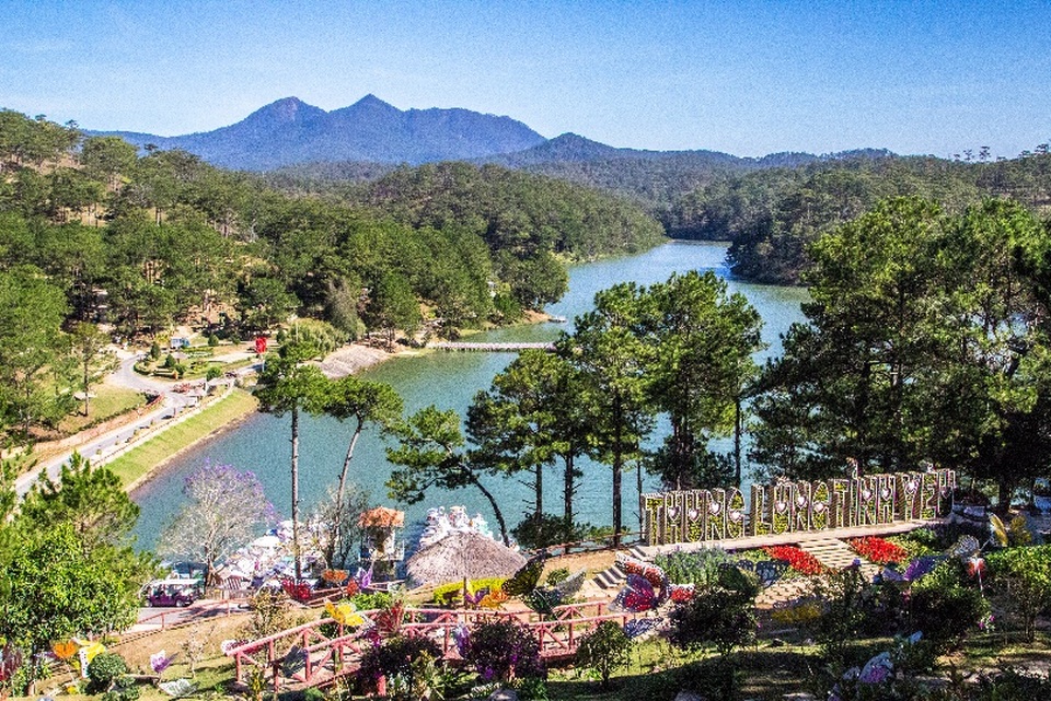 Tháng 12 - điểm đến nào cho mùa lễ hội cuối năm? - 1 Tận hưởng những ngày cuối năm trong không khí se lạnh của trời Đà Lạt cũng là lựa chọn hàng đầu