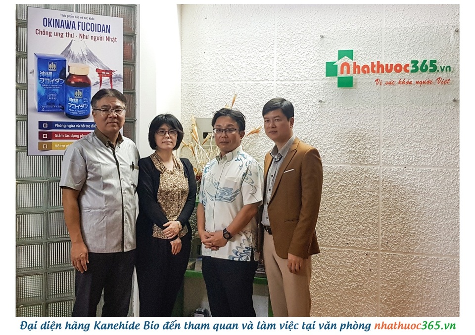 Lãnh đạo tập đoàn Kanehide Nhật Bản sang thăm và làm việc tại Nhathuoc365.vn - 1 Ban lãnh đạo Kanehide Bio chụp ảnh cùng lãnh đạo Nhathuoc365.vn