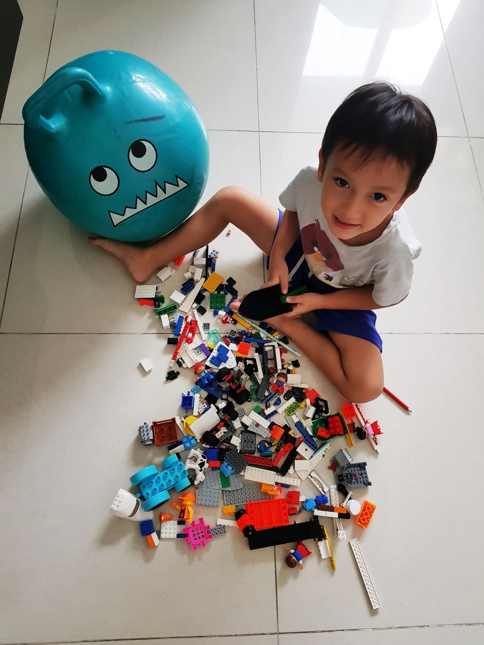 Mách “mẹ chuột túi” bí kíp tự tin “thả” con chơi trên sàn - 7 Mách “mẹ chuột túi” bí kíp tự tin “thả” con chơi trên sàn - 7