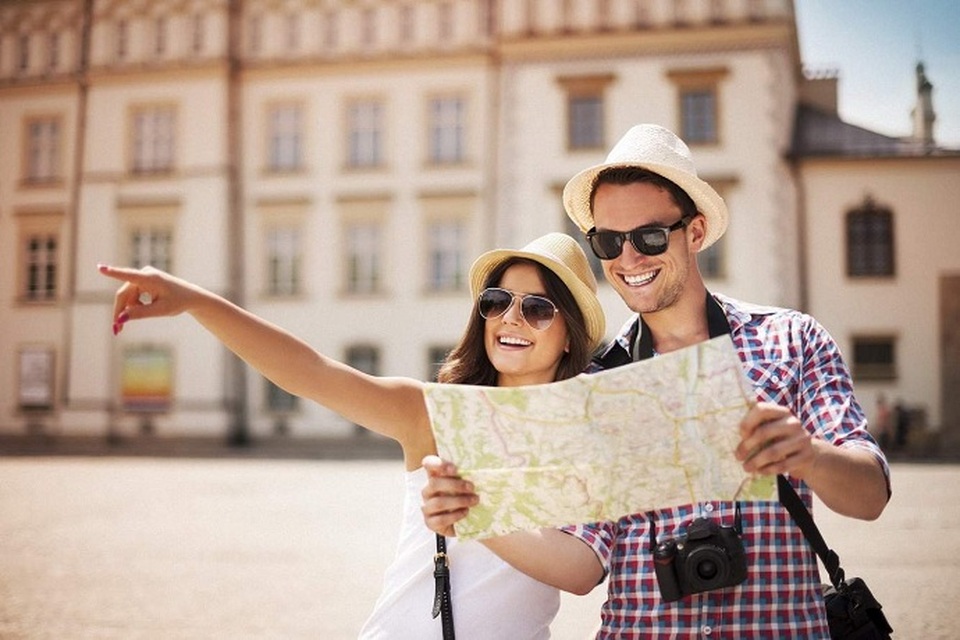 Có ứng dụng này thì đặt vé giá rẻ dễ như trở bàn tay! - 1 Đi du lịch cùng bạn bè và người thân mà đặt được vé máy bay giá rẻ thì còn gì tuyệt vời bằng! Có phải không nào?