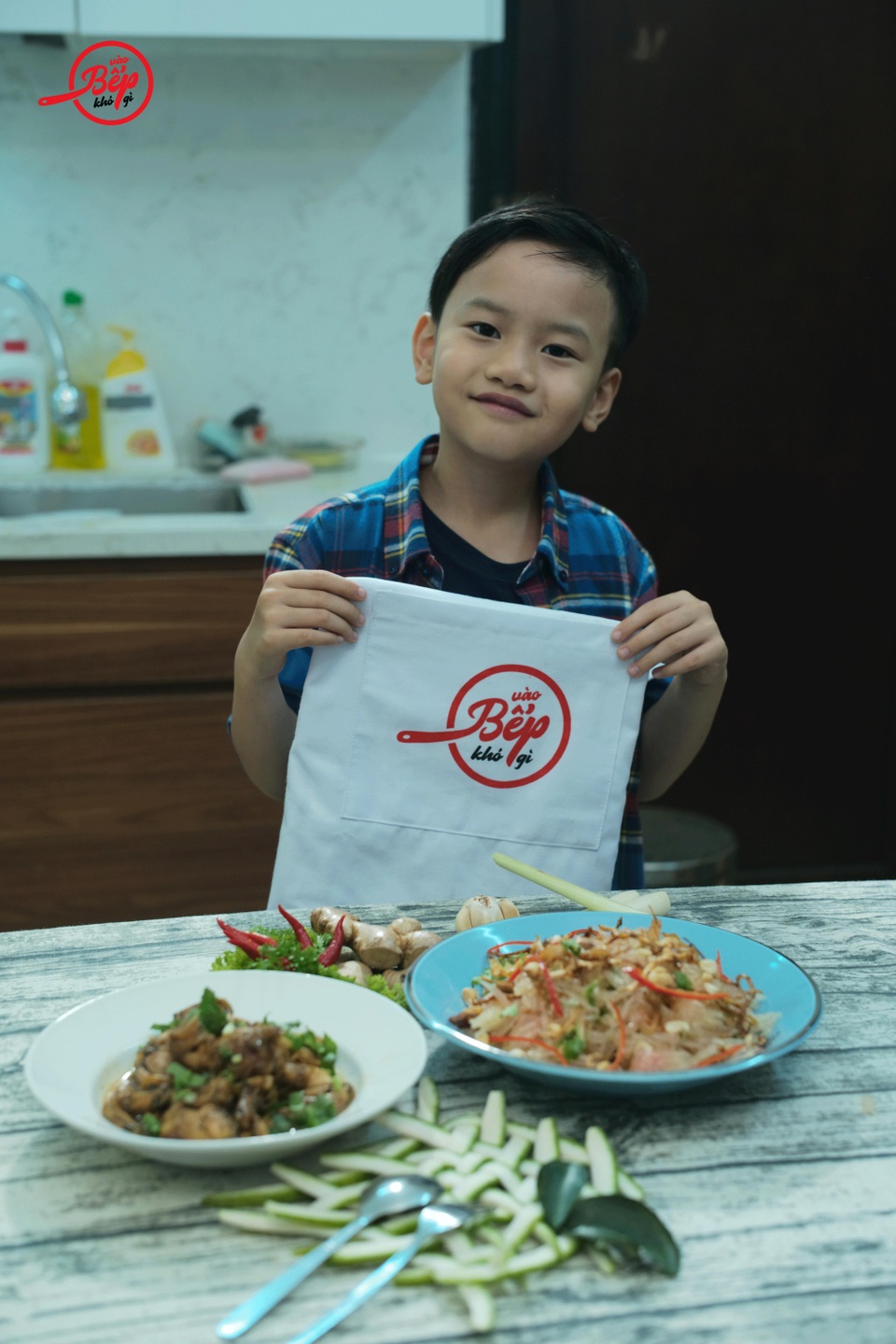 Điểm lại những ấn tượng khó quên của chương trình truyền hình “Vào bếp khó gì” - 4 Chíp Sún đánh bại tất cả các MC khác của Vào bếp khó gì, nhận ngay vị trí Quán quân MC nhí nhố và đáng yêu nhất