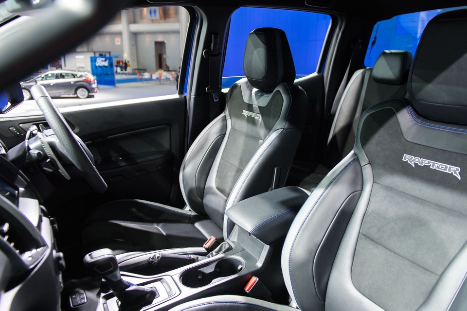 Tìm hiểu chi tiết “siêu bán tải” Ford Ranger Raptor sắp về Việt Nam - 5 Tìm hiểu chi tiết “siêu bán tải” Ford Ranger Raptor sắp về Việt Nam - 5