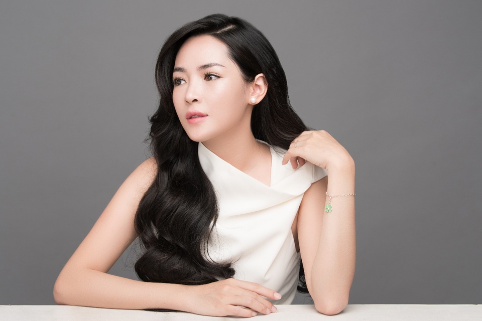 Cận cảnh nhan sắc hot girl Vũ Thanh Quỳnh sau 3 năm thay đổi hoàn toàn diện mạo - 2 Cận cảnh nhan sắc hot girl Vũ Thanh Quỳnh sau 3 năm thay đổi hoàn toàn diện mạo - 2