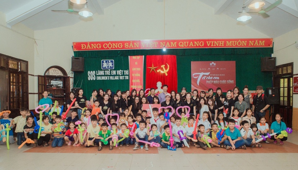 Ruby’s World đem “Tết cho em - Phép màu cuộc sống” về với Làng trẻ em SOS Việt Trì - 5 Ruby’s World đem “Tết cho em - Phép màu cuộc sống” về với Làng trẻ em SOS Việt Trì - 5