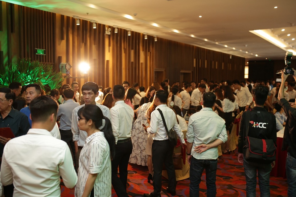 Sự chuyển dịch đầu tư BĐS phía Tây Bắc, Đà Nẵng đang lên cao - 5 Lễ giới thiệu Eco Charm Premier Island chật ních nhà đầu tư quan tâm.