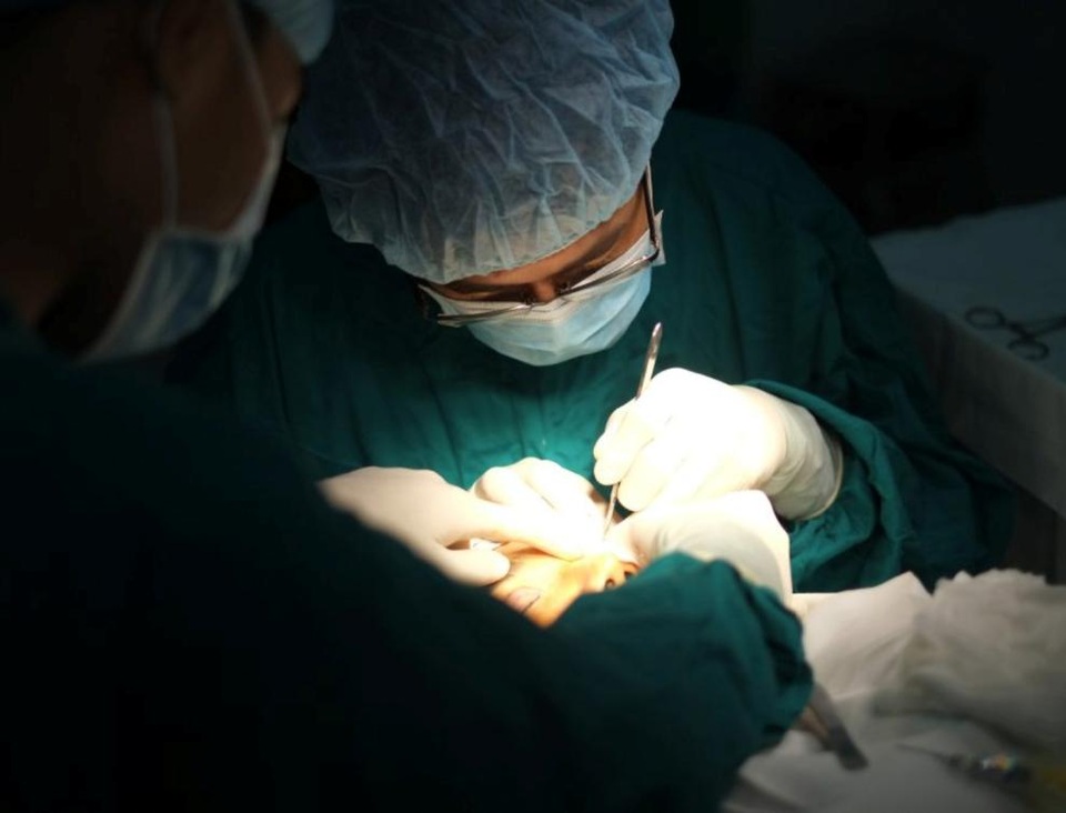 Bs Khải đã thực hiện hơn 7500 ca nâng mũi thành công