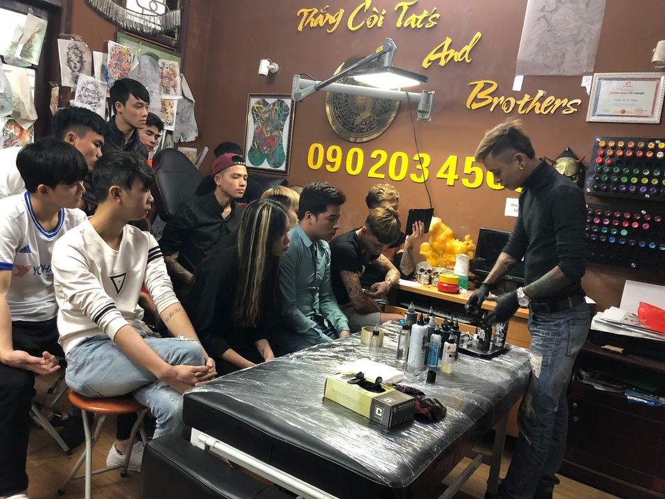Kiên quyết khởi nghiệp dù bị gia đình phản đối và cái kết cho chàng trai mê Tattoo - 3 Kiên quyết khởi nghiệp dù bị gia đình phản đối và cái kết cho chàng trai mê Tattoo - 3