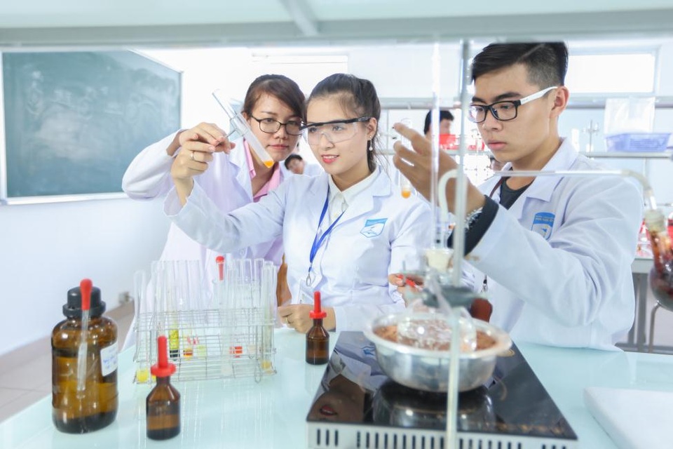 Điều chỉnh nguyện vọng hay xét tuyển học bạ? - 2 Ngành Dược học tại HUTECH - lựa chọn của đông đảo thí sinh