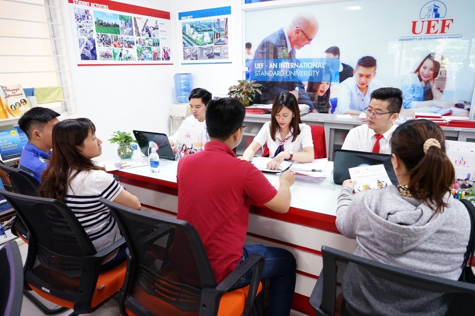 Lý giải nguyên do UEF luôn được thí sinh ưu tiên chọn xét tuyển - 2 Điểm nhận hồ sơ xét tuyển theo kết quả thi tại UEF dao động từ 15 - 17