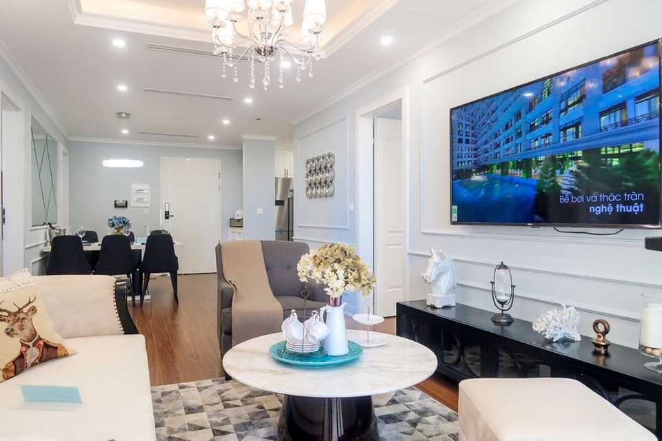 Căn hộ mẫu đang được gấp rút hoàn thiện để đón khách tham quan trong buổi lễ mở bán sắp tới