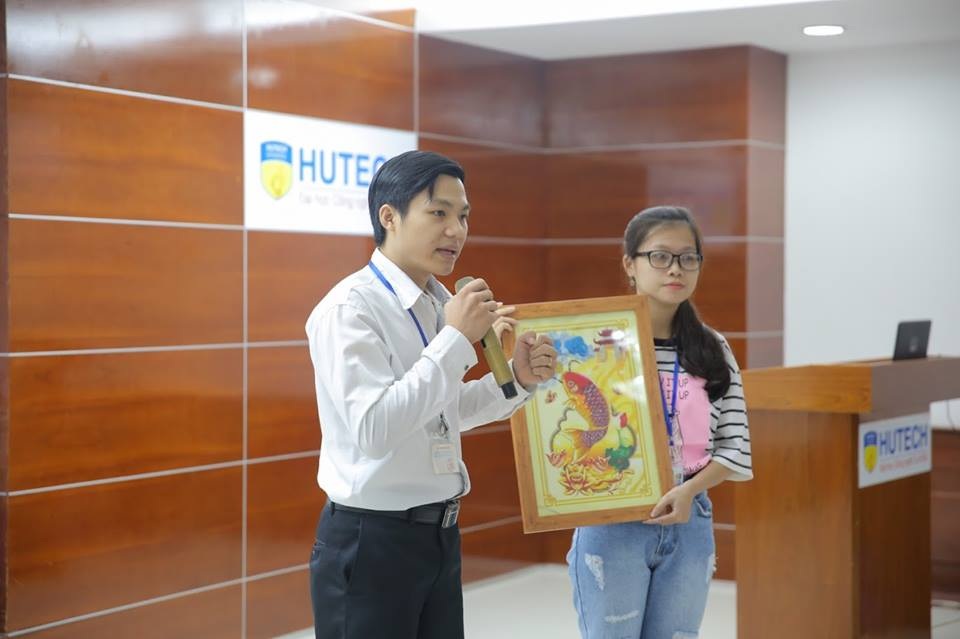 3 “đặc điểm nhận diện” nổi bật của sinh viên Marketing HUTECH - 4 Sinh viên Lê Ngọc Biết với dự án khởi nghiệp từ tranh vảy cá