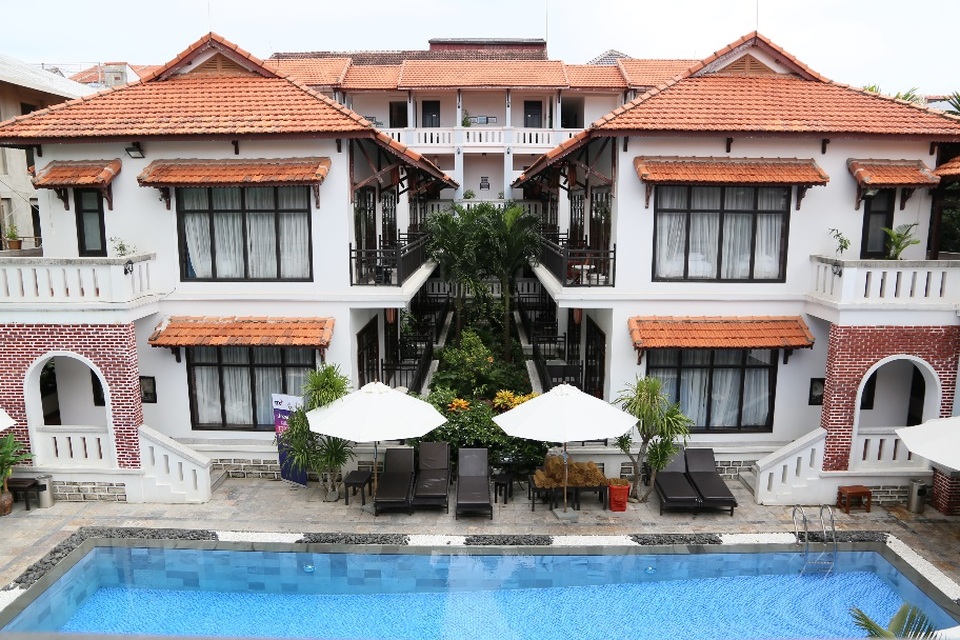 Khám phá khách sạn 4 sao đậm chất Á Đông tại Hội An - 2 Bên cạnh hồ bơi thoáng rộng, TTC Hotel Premium - Hội An cung ứng các dịch vụ spa, tour du lịch tham quan Hội An và Đà Nẵng, xe đưa đón sân bay…