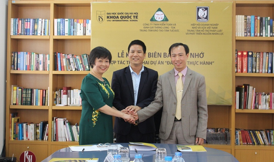 5 lý do khiến ngành Kiểm toán - Kế toán luôn hấp dẫn - 1
Khoa Quốc tế - Đại học Quốc gia Hà Nội đã ký kết thoả thuận hợp tác về đào tạo thực hành cho sinh viên ngành Kế toán, Phân tích và Kiểm toán với các doanh nghiệp.