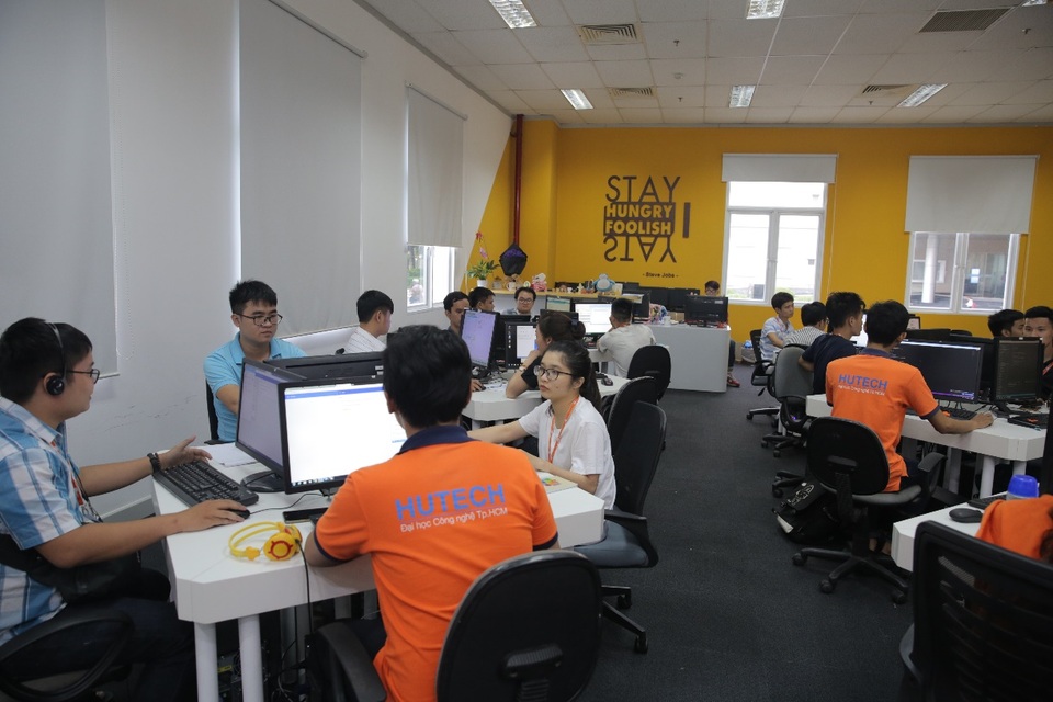 Đại học - Doanh nghiệp: Mô hình đào tạo tiên tiến của thời 4.0 - 2 Sinh viên ngành Công nghệ thông tin HUTECH trải nghiệm nghề nghiệp tại công ty FPT Software HCM