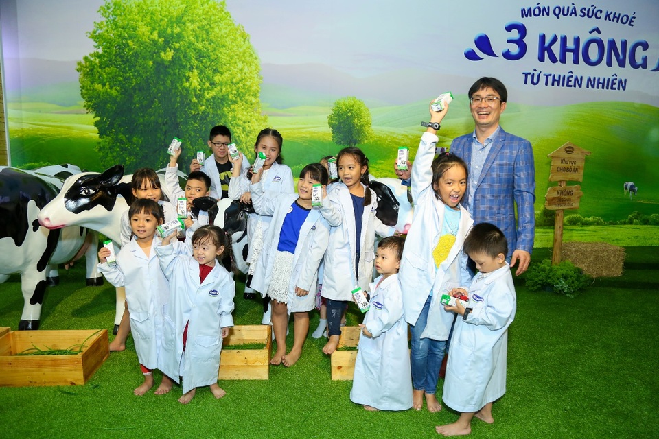 Hành trình 42 năm vươn cao Việt Nam của Vinamilk - 1 Hành trình 42 năm vươn cao Việt Nam của Vinamilk - 1