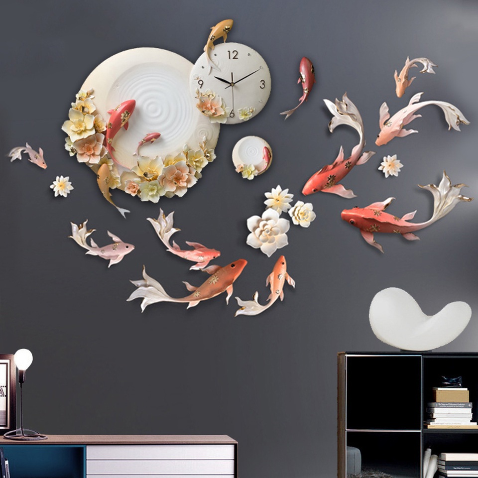 Giải pháp tối ưu cho mảng tường còn trống của bạn - 2 Mẫu đồng hồ Cửu ngư đồ kết hợp lý ngư vọng nguyệt “Mang ý nghĩa về sự giàu sang phú quý và may mắn”.Trong mẫu tranh là biểu tượng cá chép quận tụ “Ý nghĩa của sự tụ tại, tụ lộc”