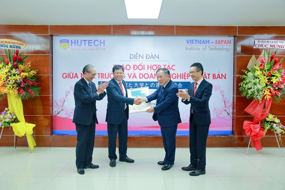 30 doanh nghiệp Nhật Bản tham dự Diễn đàn hợp tác tuyển dụng tại Đại học HUTECH - 4 Nhiều dự án đào tạo “Internship” sẽ được HUTECH và doanh nghiệp Nhật Bản cam kết đẩy mạnh
