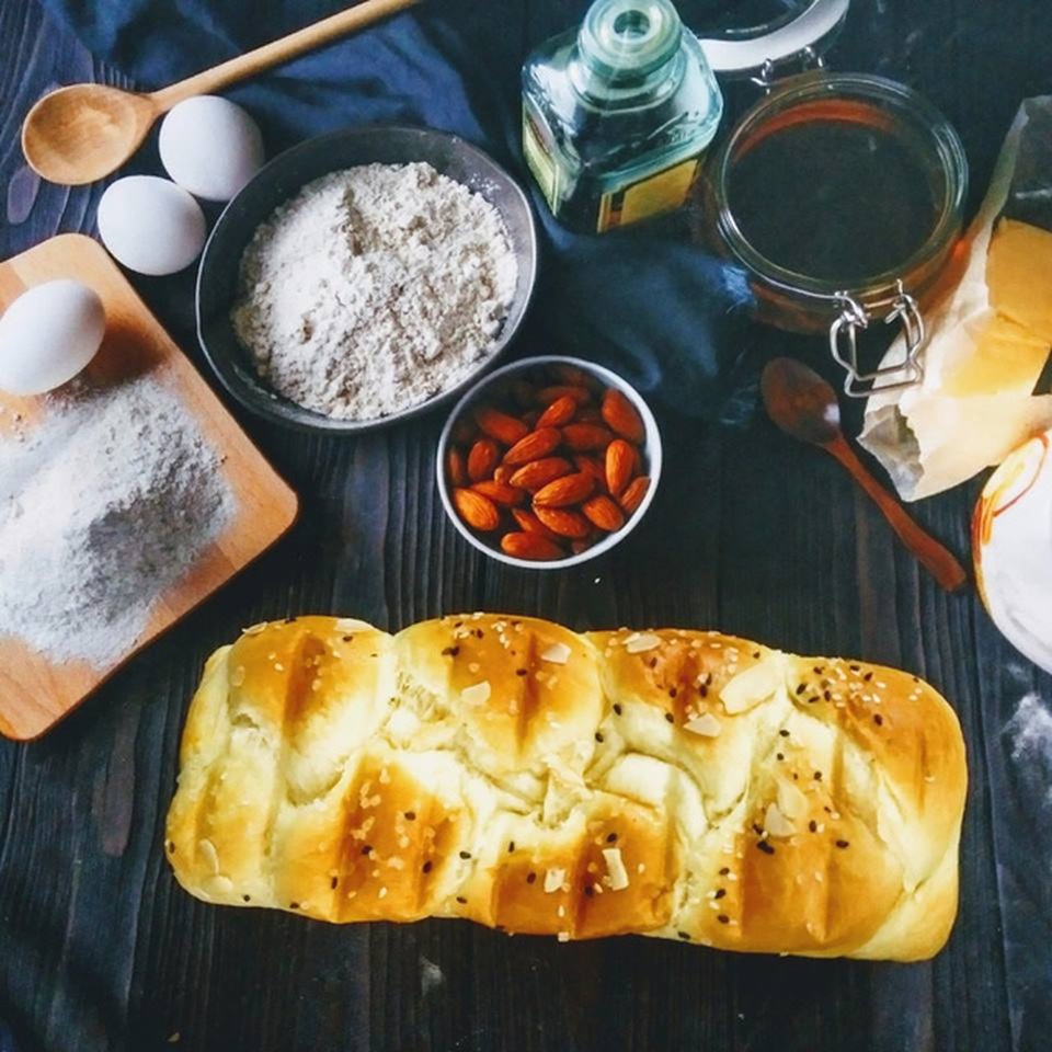 Cách ăn độc đáo bánh mì hoa cúc của tiệm bánh Jenny's House - 1 Cách ăn độc đáo bánh mì hoa cúc của tiệm bánh Jenny's House - 1