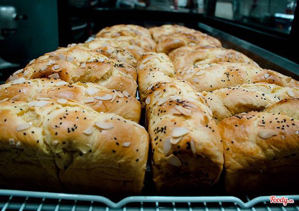 Cách ăn độc đáo bánh mì hoa cúc của tiệm bánh Jenny's House - 2 Cách ăn độc đáo bánh mì hoa cúc của tiệm bánh Jenny's House - 2