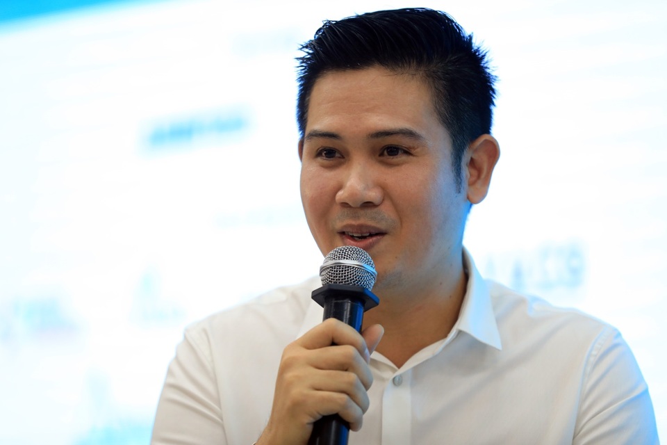CEO Phạm Văn Tam thừa nhận lỗ hàng trăm tỉ khi gia nhập thị trường Smartphone - 1 Chủ tịch Phạm Văn Tam xem khoảng lỗ hàng trăm tỉ đồng là bài học đắt giá để ông và các cộng sự làm tốt hơn ở những sản phẩm tiếp theo