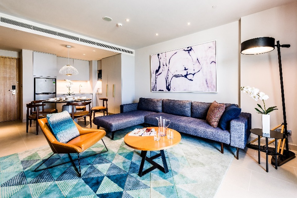 Alma Nha Trang gây ấn tượng với những thiết kế nội thất đặc biệt bởi Karlyn Cerdena - 2 Hoa văn thêu truyền thống cách điệu dùng cho thảm và trang trí trên tường