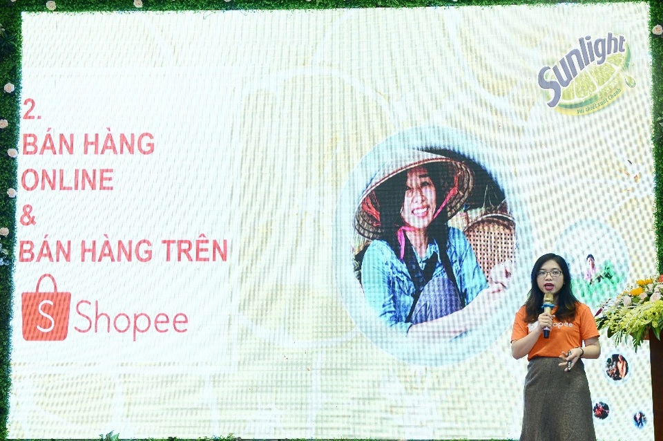 Thêm cơ hội khởi sự kinh doanh cho hơn 1 triệu phụ nữ Việt Nam - 2 Chị Nguyễn Lê Ly Na, Quản Trị Cộng Đồng Người Bán Hàng Shopee chia sẻ về cách thức bán hàng online