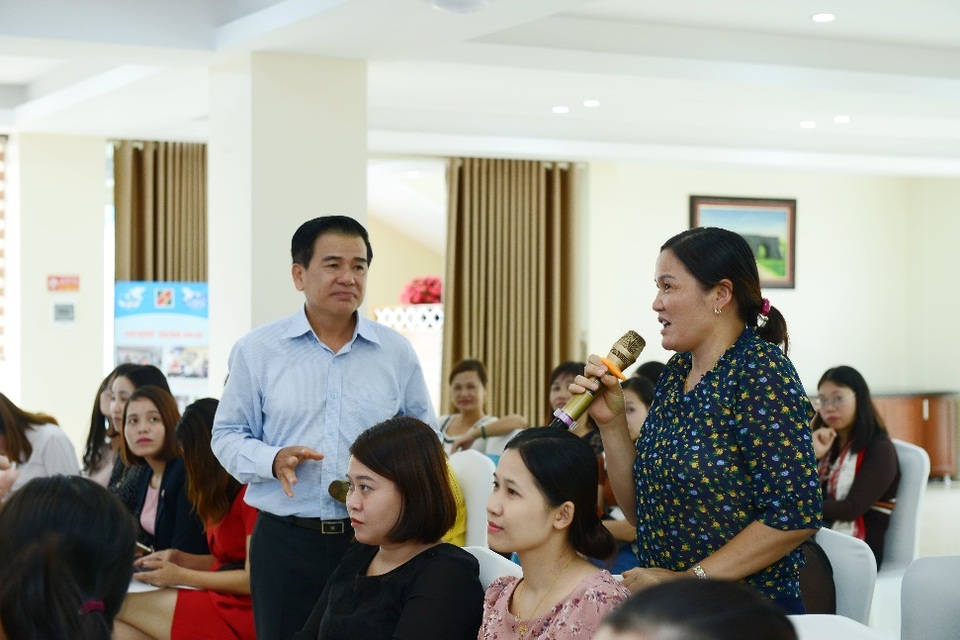 Thêm cơ hội khởi sự kinh doanh cho hơn 1 triệu phụ nữ Việt Nam - 3 Các chị em phụ nữ có cơ hội trao đổi với các chuyên gia về bí quyết bán hàng trong sự kiện vừa diễn ra mới đây tại Thanh Hóa.