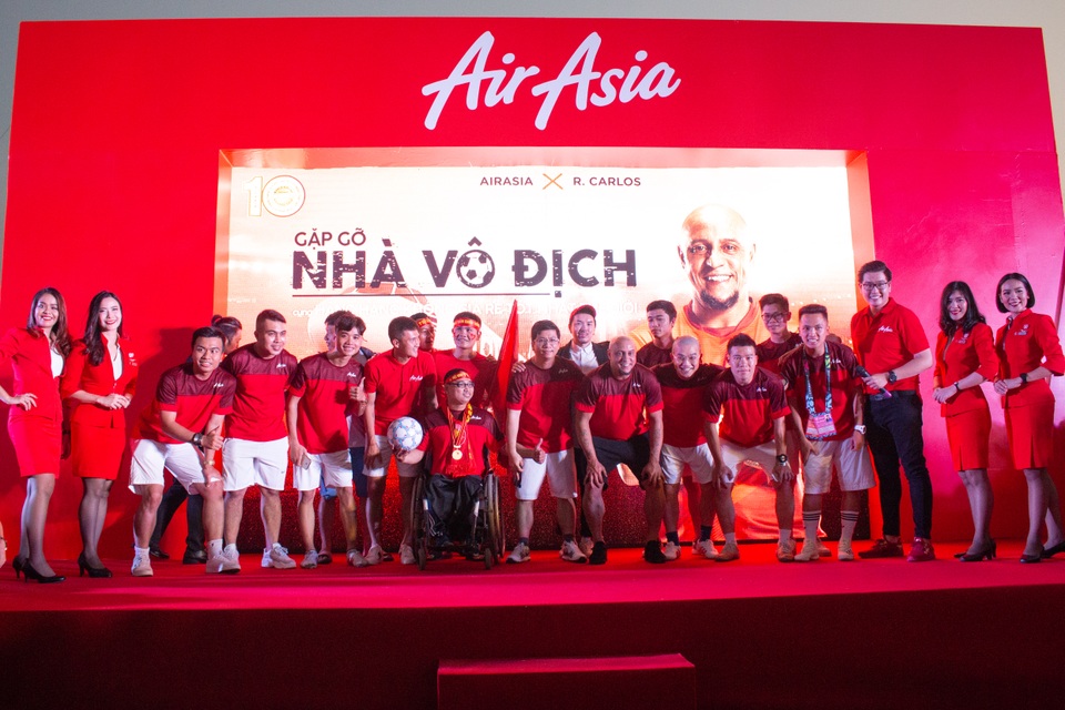 Chạm mặt Roberto Carlos - Chàng lực sĩ hào hoa trên sân cỏ - 4 Anh truyền cảm hứng về những người trẻ dám ước mơ, dám thử thách để trở thành nhà vô địch