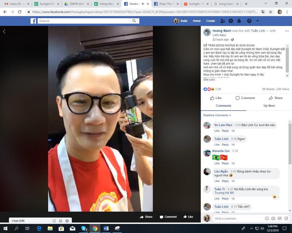 Đình Trọng, Tiến Dũng, Công Vinh và loạt đàn ông Việt xôn xao trước siêu phẩm lạ giữa tâm điểm AFF Cup - 5 Ông bố quốc dân showbiz Hoàng Bách vô cùng phấn khích khi đứng bên cạnh chai nước rửa chén cực “manly”