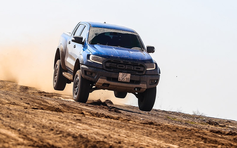 Ford Ranger Raptor - Giới hạn của thách thức - Ảnh 1. Ford Ranger Raptor - Giới hạn của thách thức - Ảnh 1.