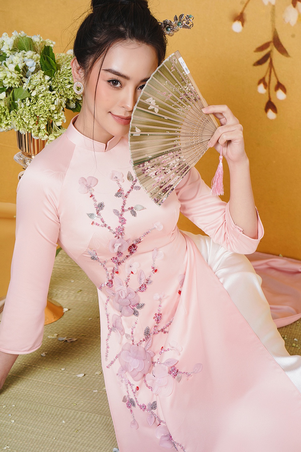 Mặc áo dài đón Tết, đánh thức niềm tự hào dân tộc - Ảnh 3. Mặc áo dài đón Tết, đánh thức niềm tự hào dân tộc - Ảnh 3.