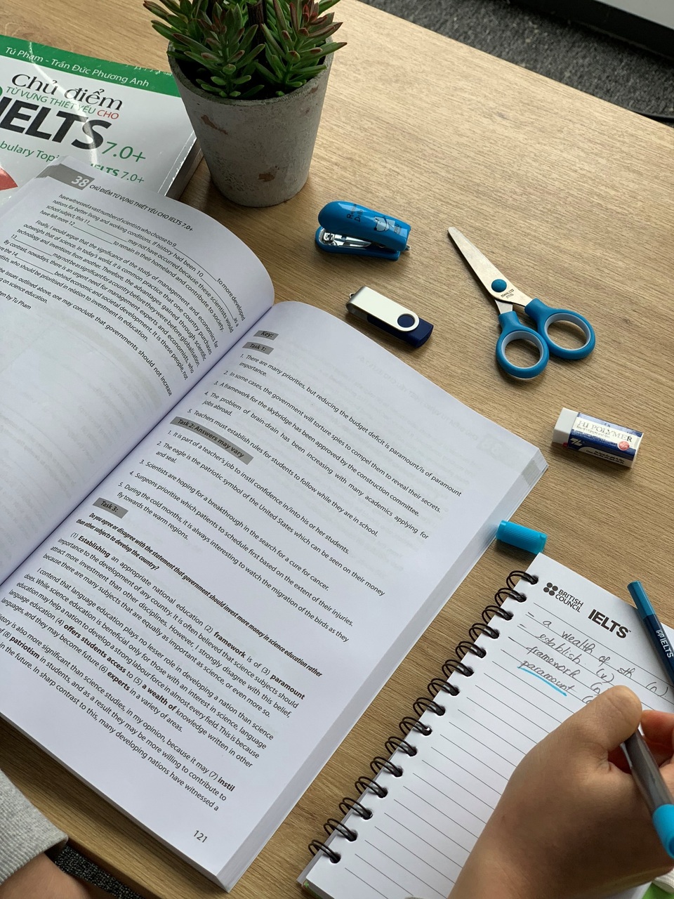 Học từ vựng một lần nhớ mãi với sách “38 chủ điểm từ vựng thiết yếu cho IELTS 7.0+” - Ảnh 5. Học từ vựng một lần nhớ mãi với sách “38 chủ điểm từ vựng thiết yếu cho IELTS 7.0+” - Ảnh 5.