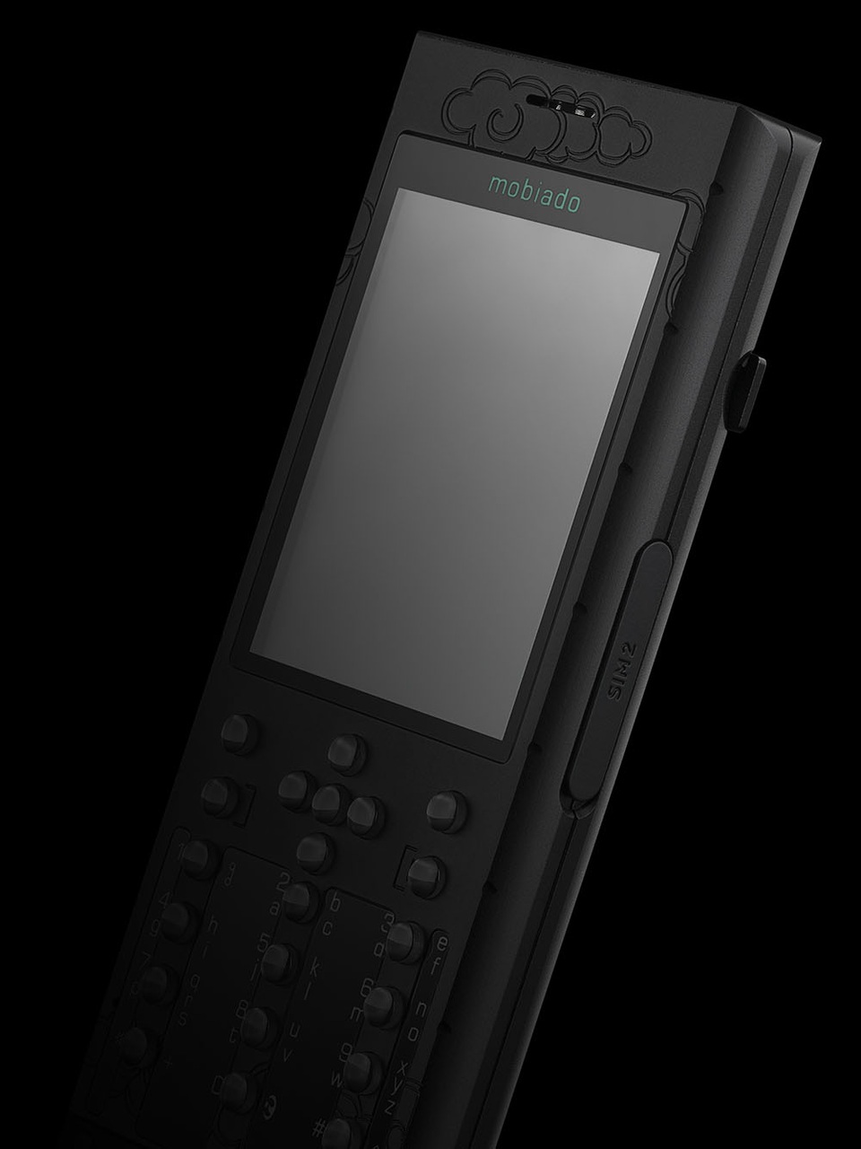 “Ẩn Long” - chiếc điện thoại cất giấu cả một huyền thoại rồng của Mobiado - 4 Phím bấm sapphire được vẽ hoàn toàn thủ công