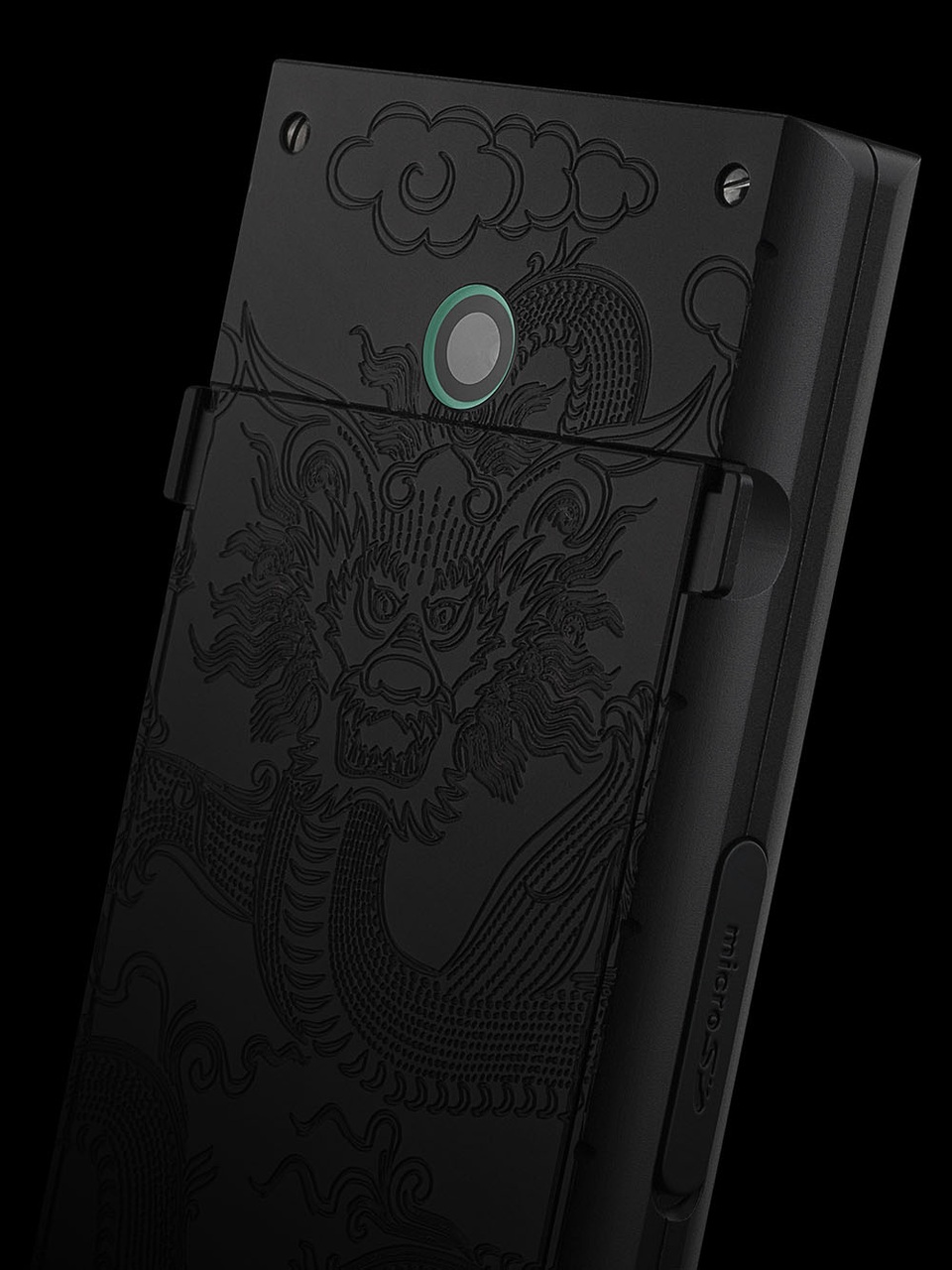 “Ẩn Long” - chiếc điện thoại cất giấu cả một huyền thoại rồng của Mobiado - 5 “Ẩn Long” - chiếc điện thoại cất giấu cả một huyền thoại rồng của Mobiado - 5