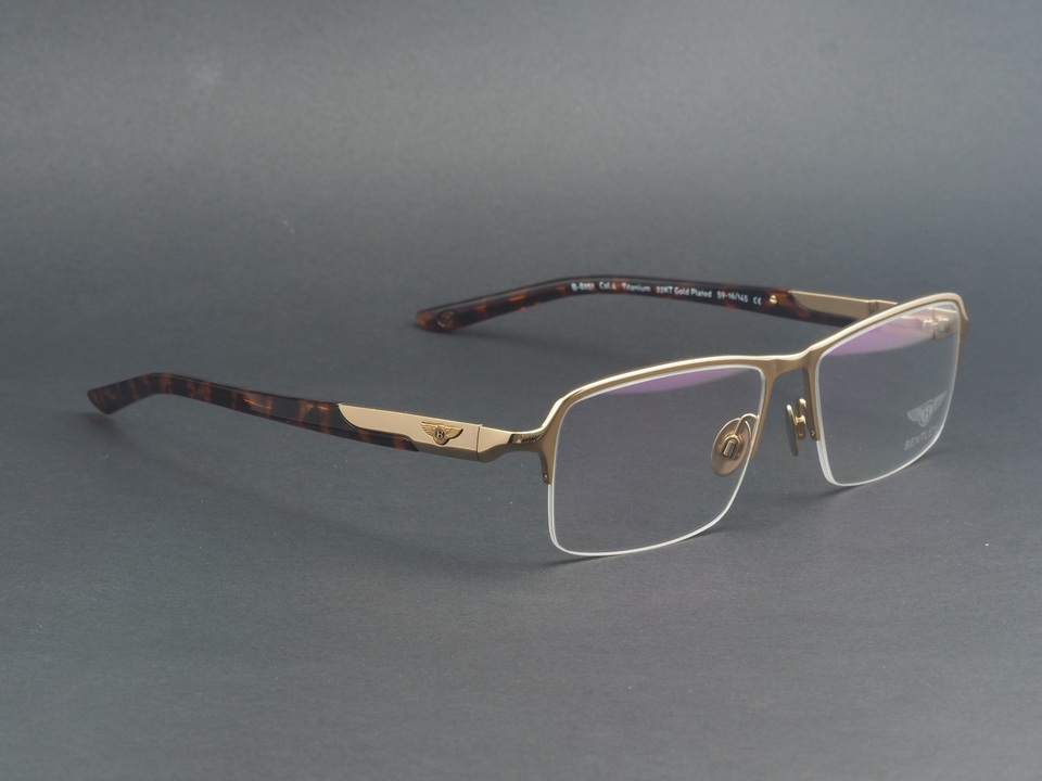 Mẫu B- 8051 cũng là một điển hình cho thiết kế lấy cảm hứng từ dòng xe thể thao Bentley Speed 8. Kính phủ vàng có giá 22,5 triệu.