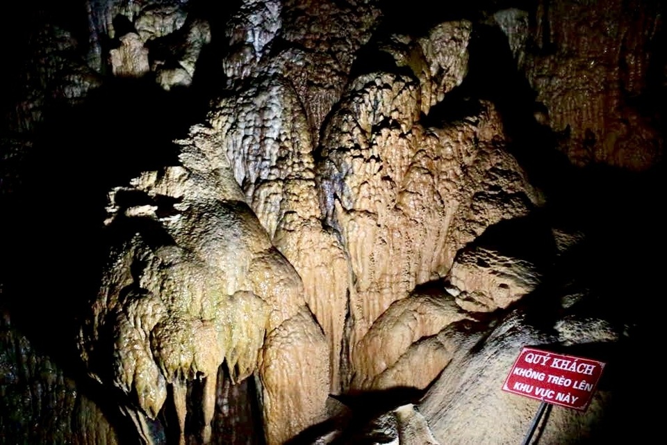 Ngỡ ngàng với vẻ đẹp mê hoặc của “cao nguyên đệ nhất động” - 13 Một số khối đá đặc biệt được đặt tên riêng dựa vào hình thù, màu sắc và kích cỡ.