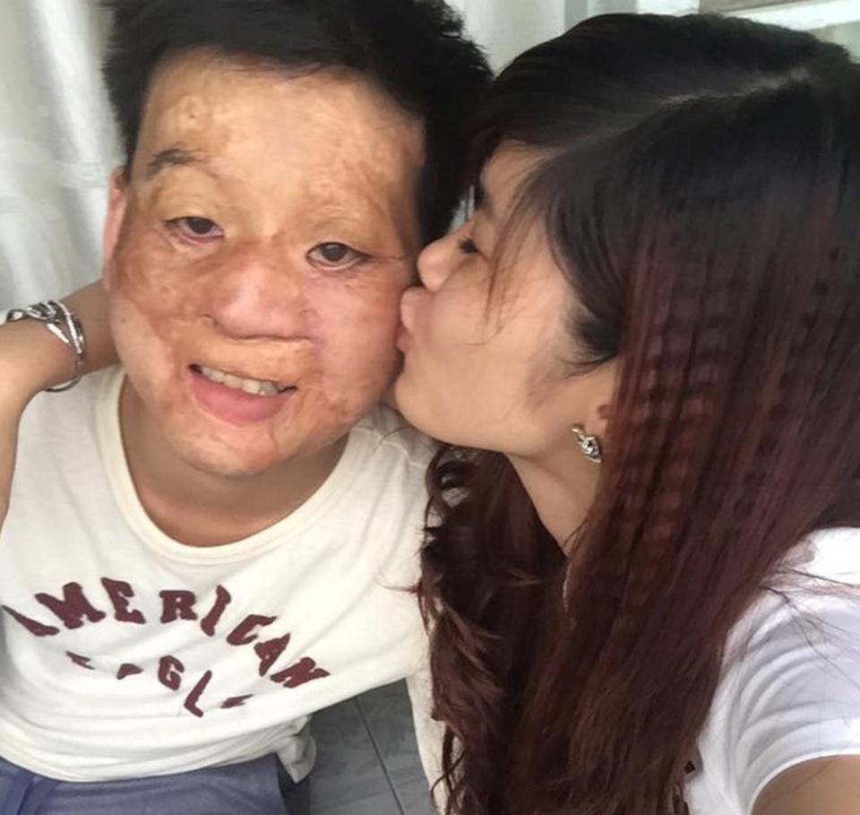 Những chuyện tình đẹp như “cổ tích thời hiện đại” - 4 Cặp đôi thường xuyên đăng ảnh hạnh phúc.